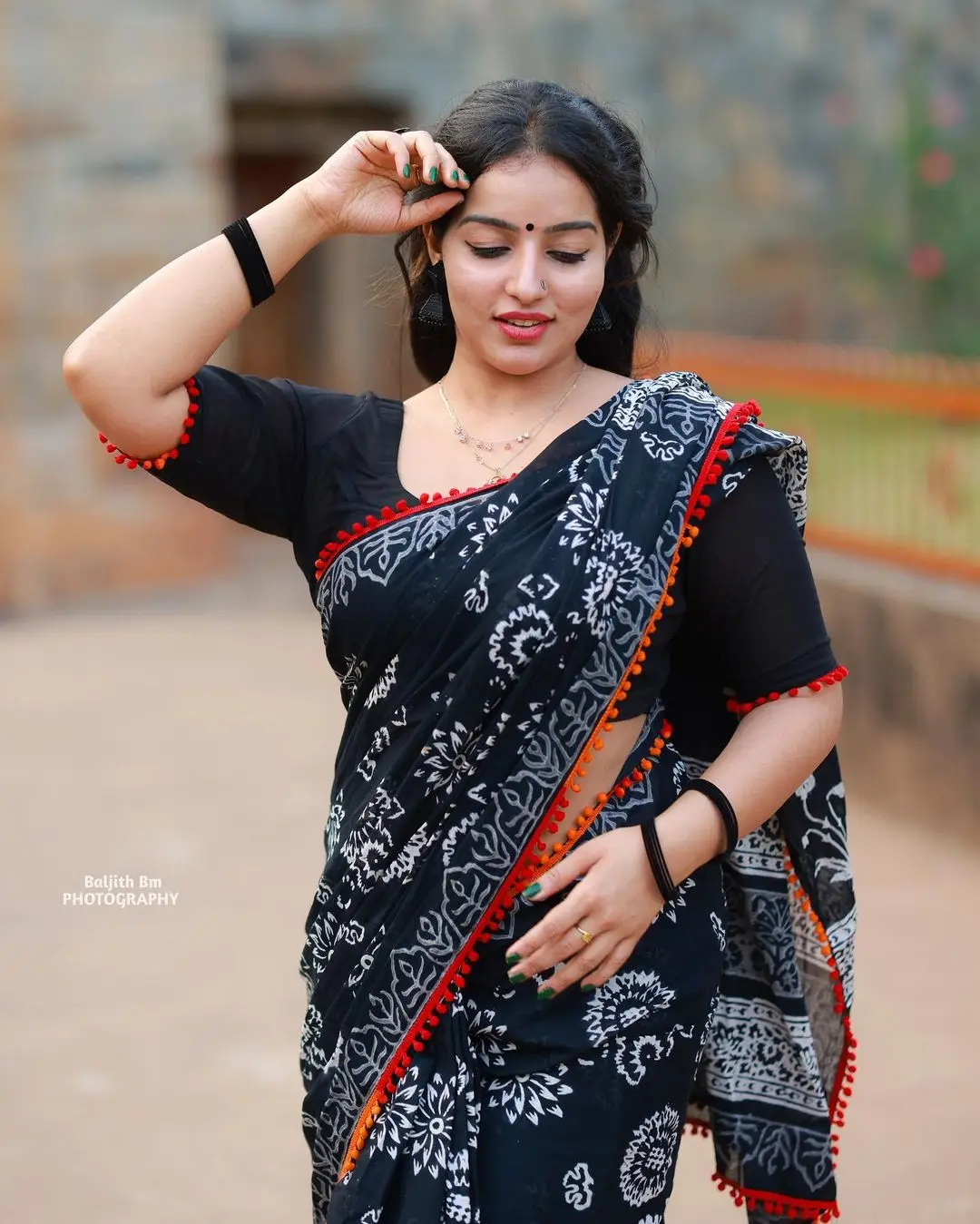 Malayalam Actress Malavika Menon Pics In Black Saree Blouse